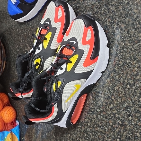 Boys size 3.5 Nike - Picture 3 of 5